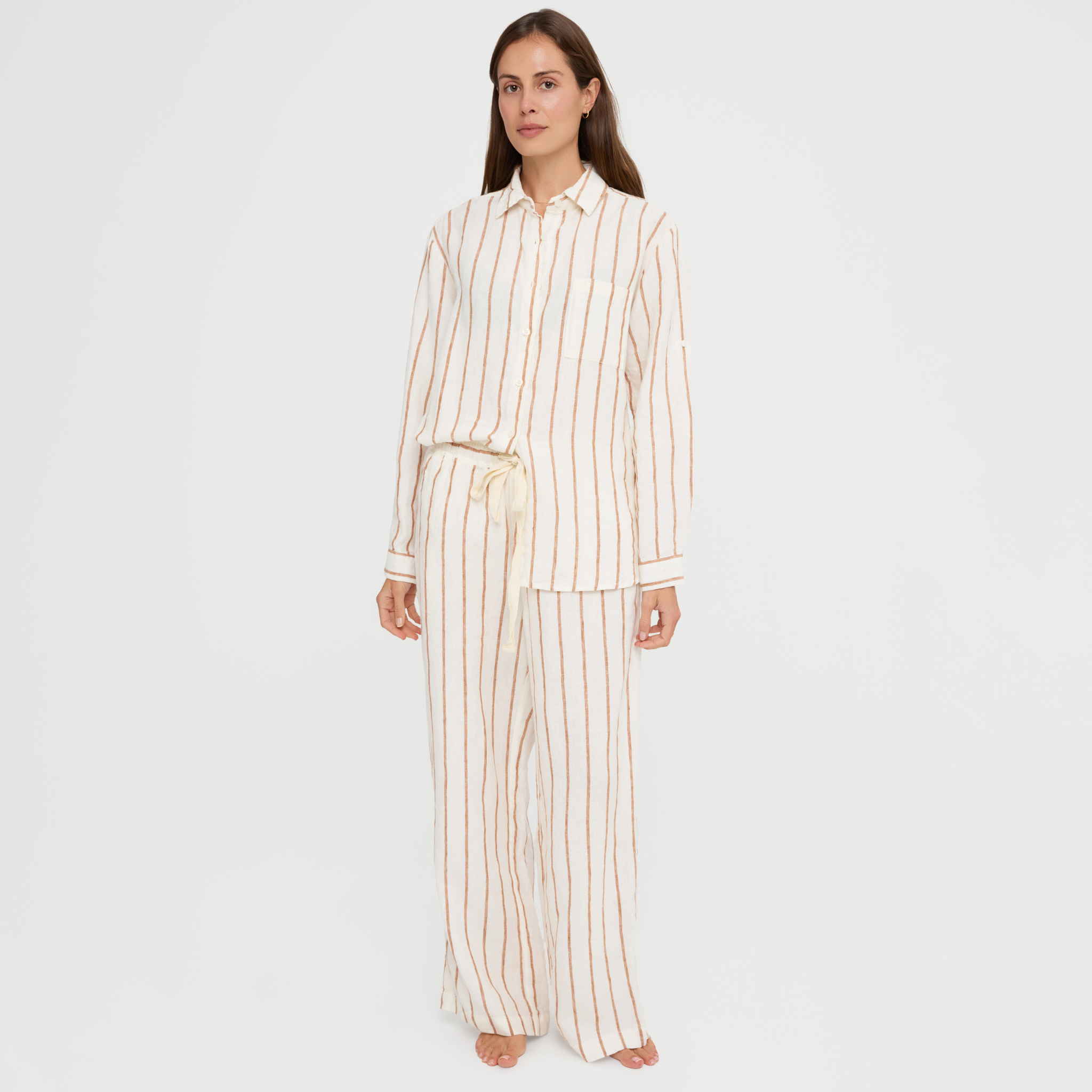 Breathable linen pyjama set for women – long sleeve top and pants