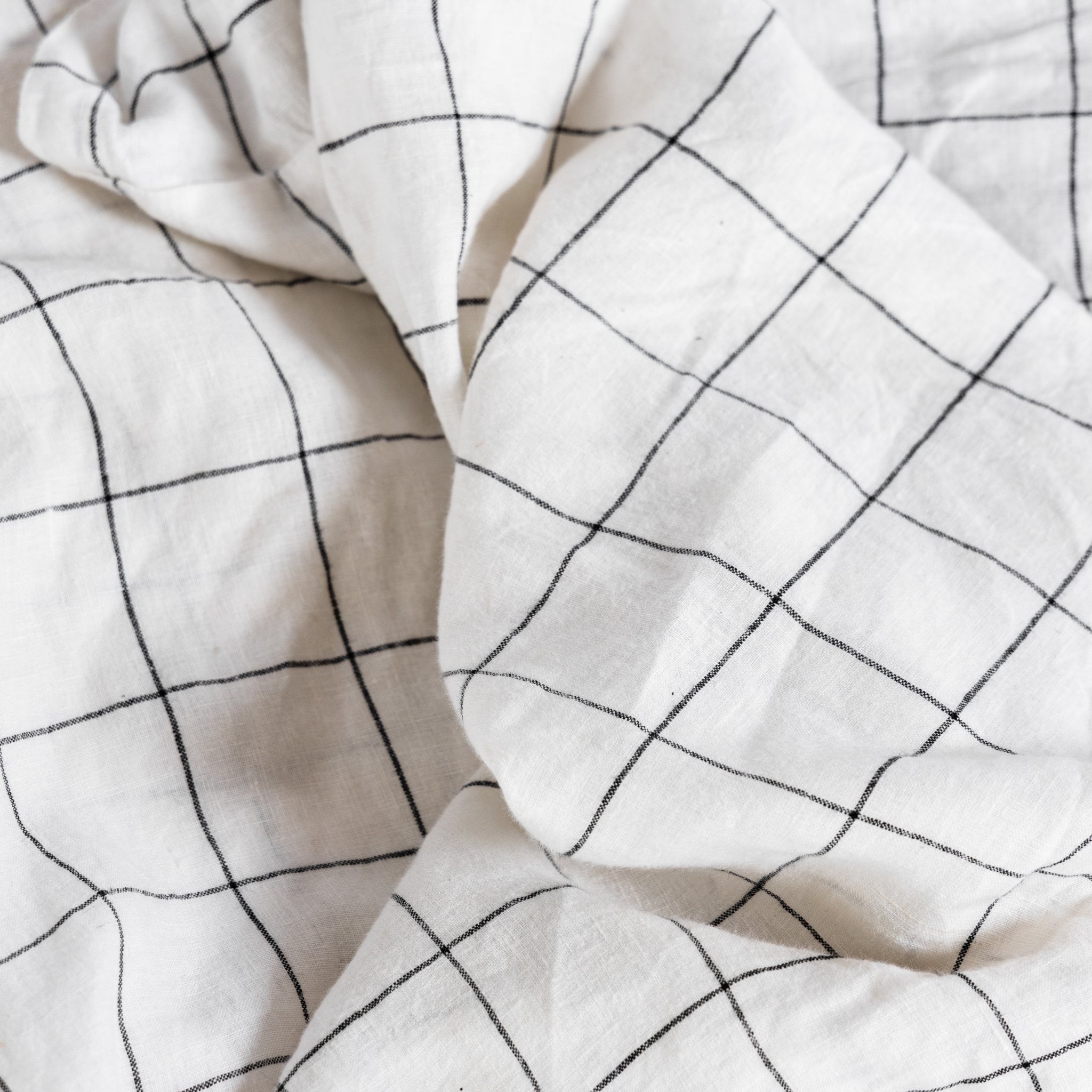 Checkered Linen Sheet Set