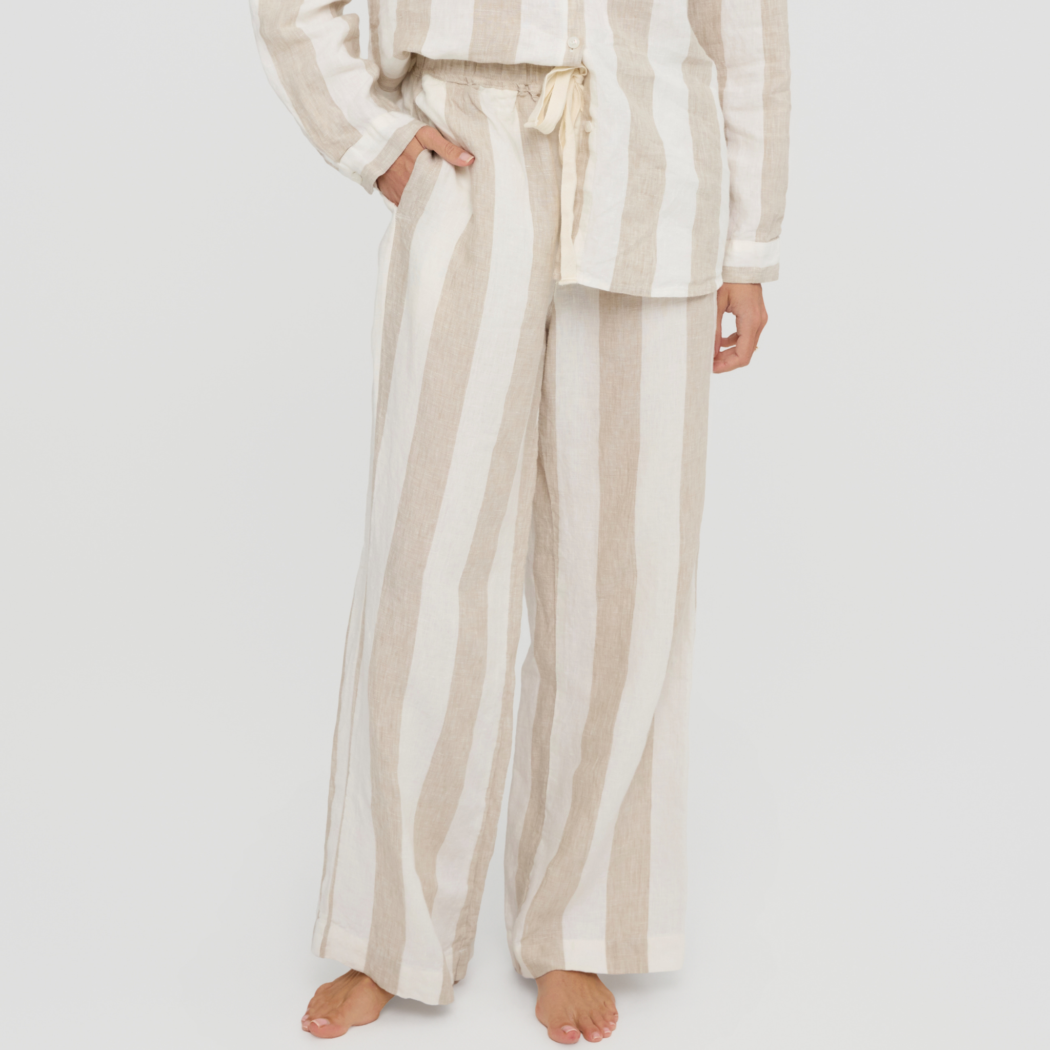 Comfortable linen sleep pants with side seam pockets