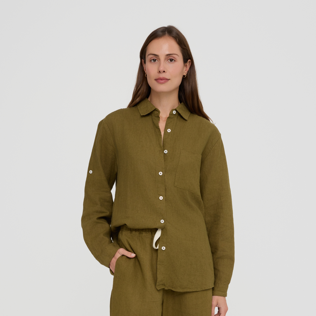 Breathable linen lounge shirt with classic collar and button front
