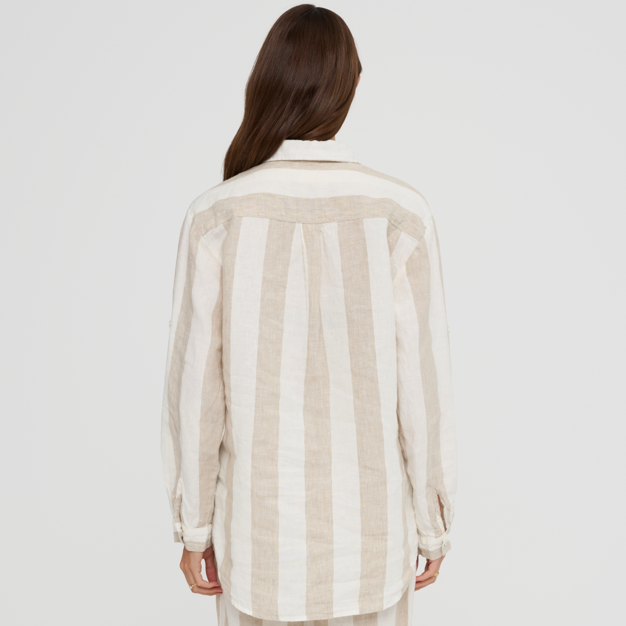Comfortable long sleeve linen sleep shirt with tailored fit