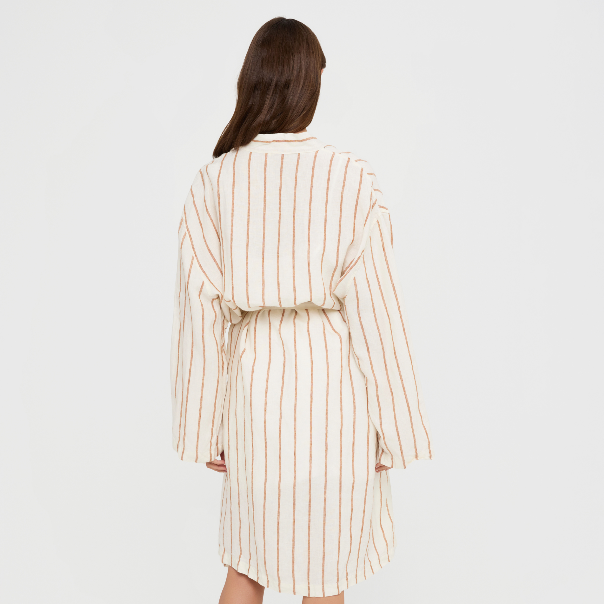 Breathable linen robe with long sleeves and adjustable belt